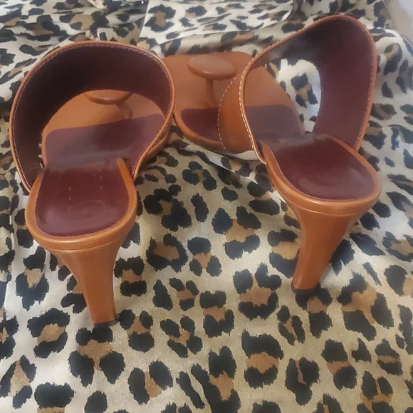 STAUD LUNA SQUARE TOE SANDALS IN TAN / BROWN WORN ONCE  WITH NO MAKES LOOK NEW. - Picture 3 of 5